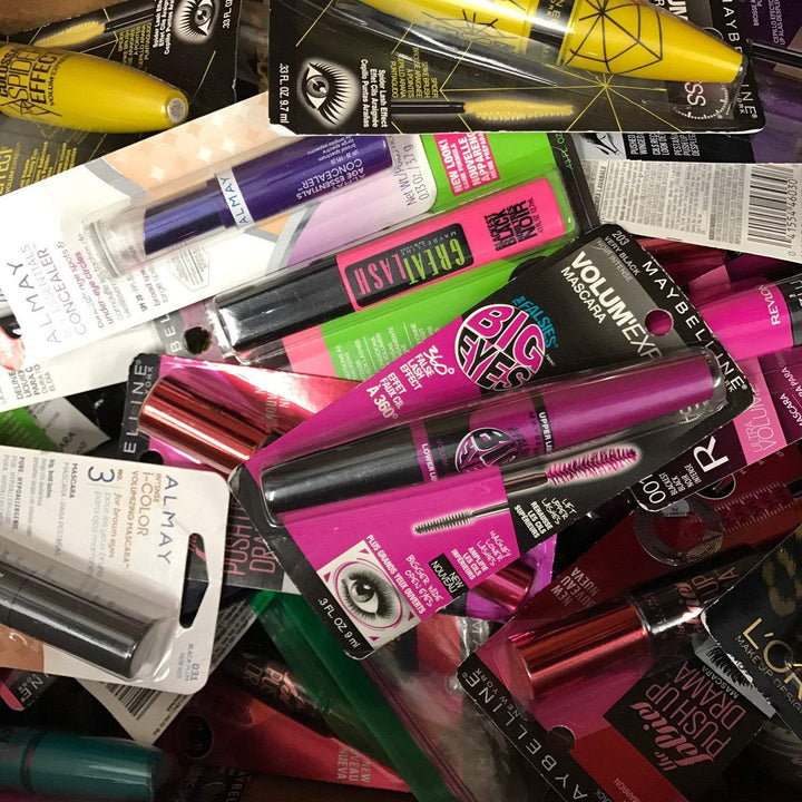 100 PIECE LOT - ASSORTED BRAND NAME COSMETICS LOT