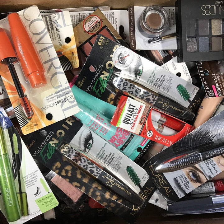 100 PIECE LOT - ASSORTED BRAND NAME COSMETICS LOT