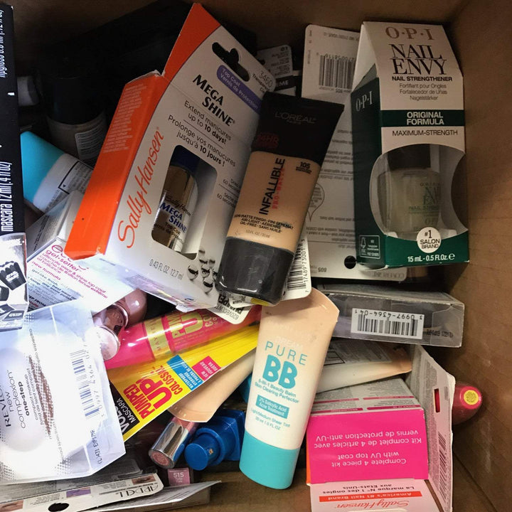 100 PIECE LOT - ASSORTED BRAND NAME COSMETICS LOT